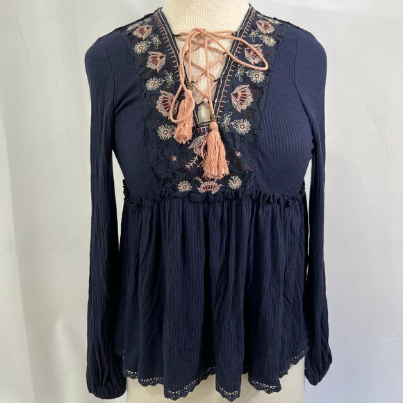 Taylor and Sage Peasant Short Laced Front Sz S Embroidered Yolk Lace Hem - Picture 1 of 6